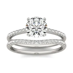 Round Brilliant Signature Petite Side-Stone Bridal Set image, 
